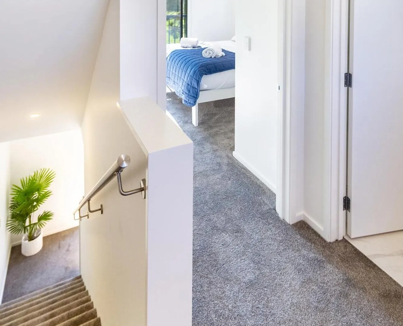 Escape At The Park: 1 Bed 1 Bath W/Carpark Apartment Christchurch