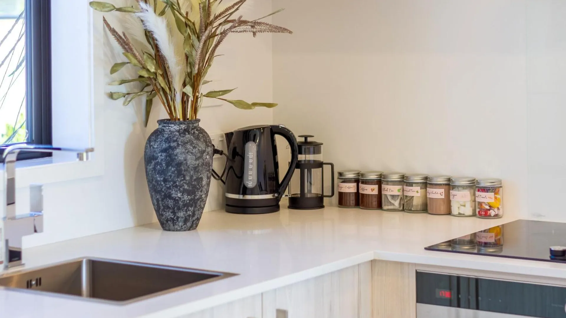 Escape At The Park: 1 Bed 1 Bath W/Carpark Apartment Christchurch 0*,  New Zealand
